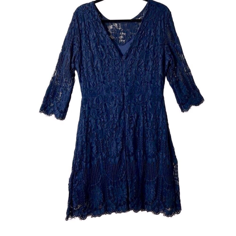 MSLG navy lace lined illusion neckline moderate V-back cocktail dress XL